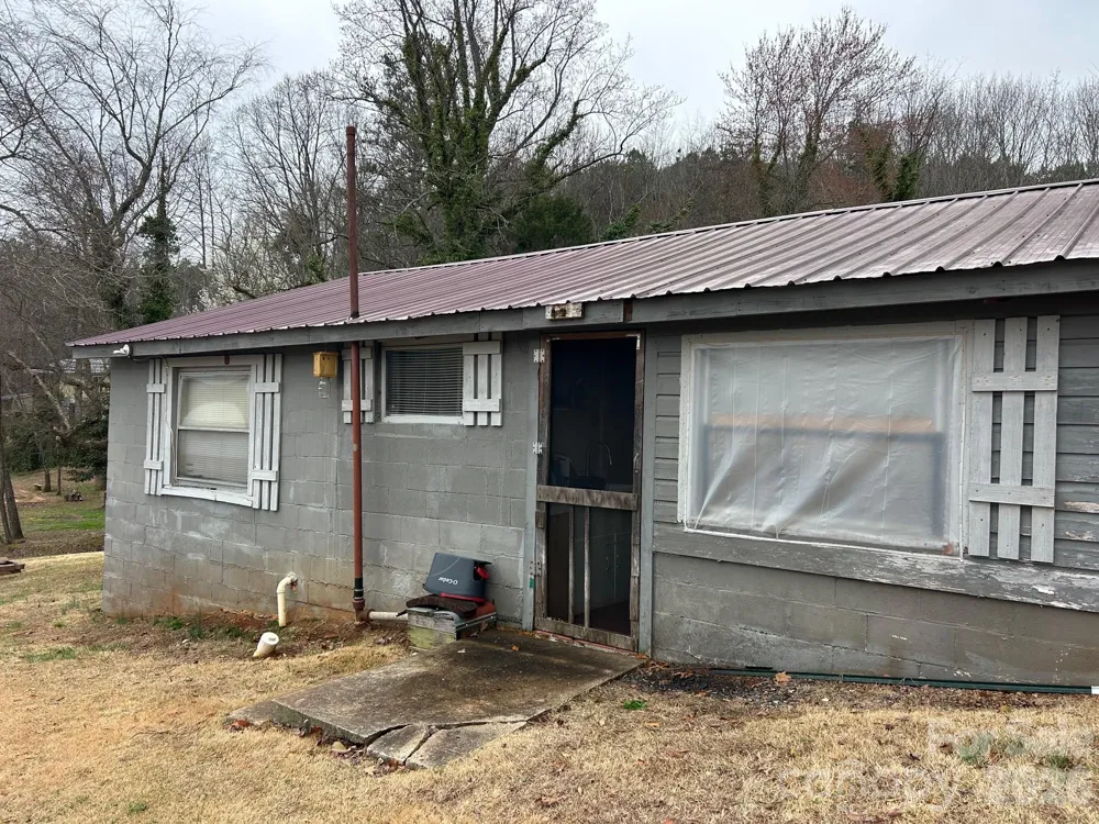 4237 Laurel Hill Road Claremont, NC 28610