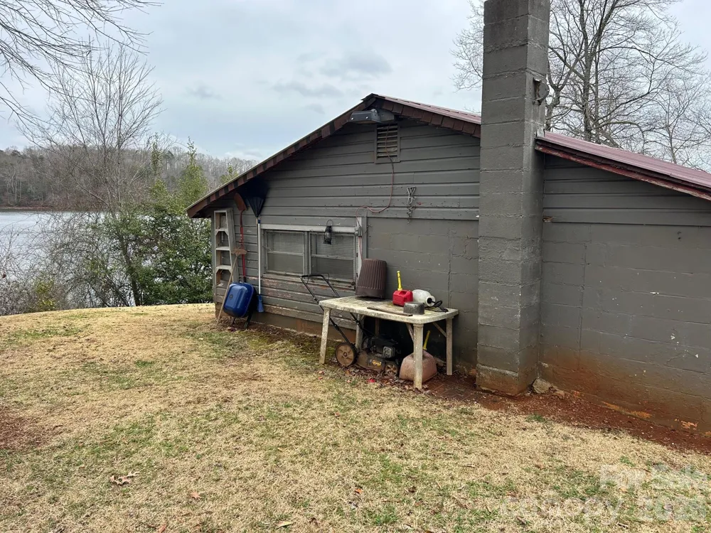 4237 Laurel Hill Road Claremont, NC 28610