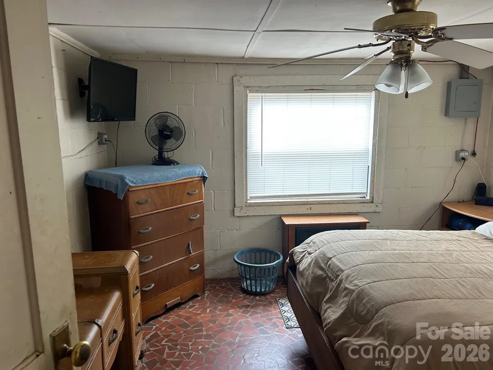 4237 Laurel Hill Road Claremont, NC 28610