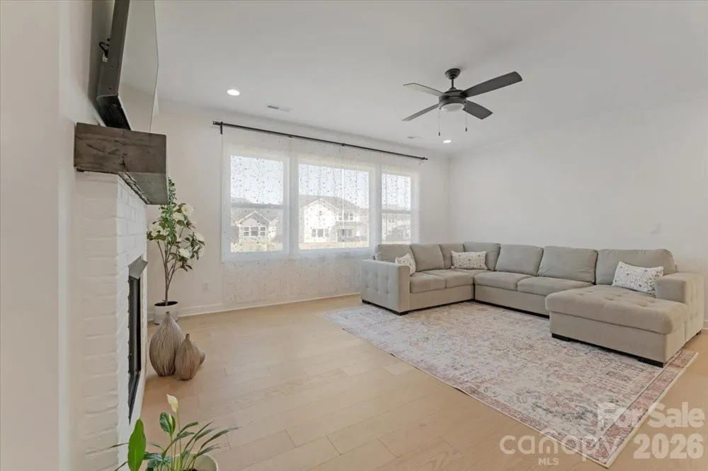 3934 Zinnia Drive Harrisburg, NC 28075