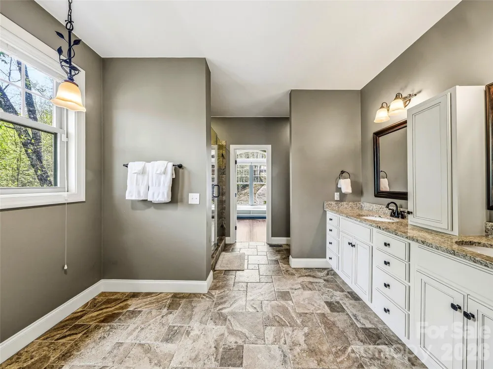 402 Holmstead Drive Lake Lure, NC 28746