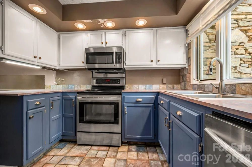 451 Britton Creek Drive Hendersonville, NC 28791