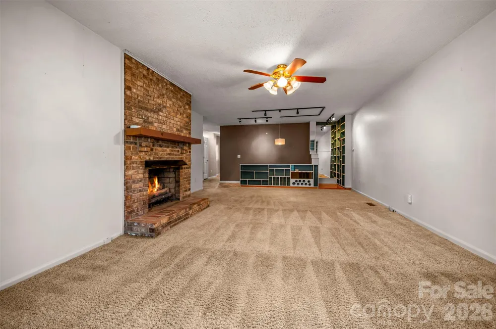 451 Britton Creek Drive Hendersonville, NC 28791