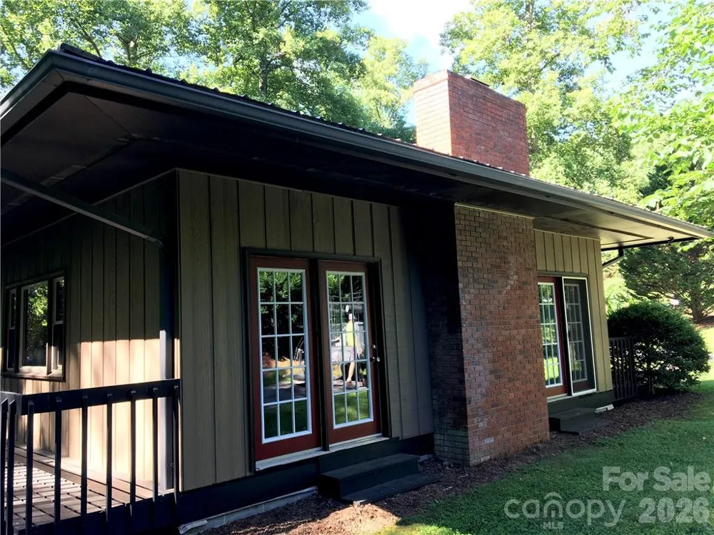 99999 Red Oak Forest Road Fairview, NC 28730