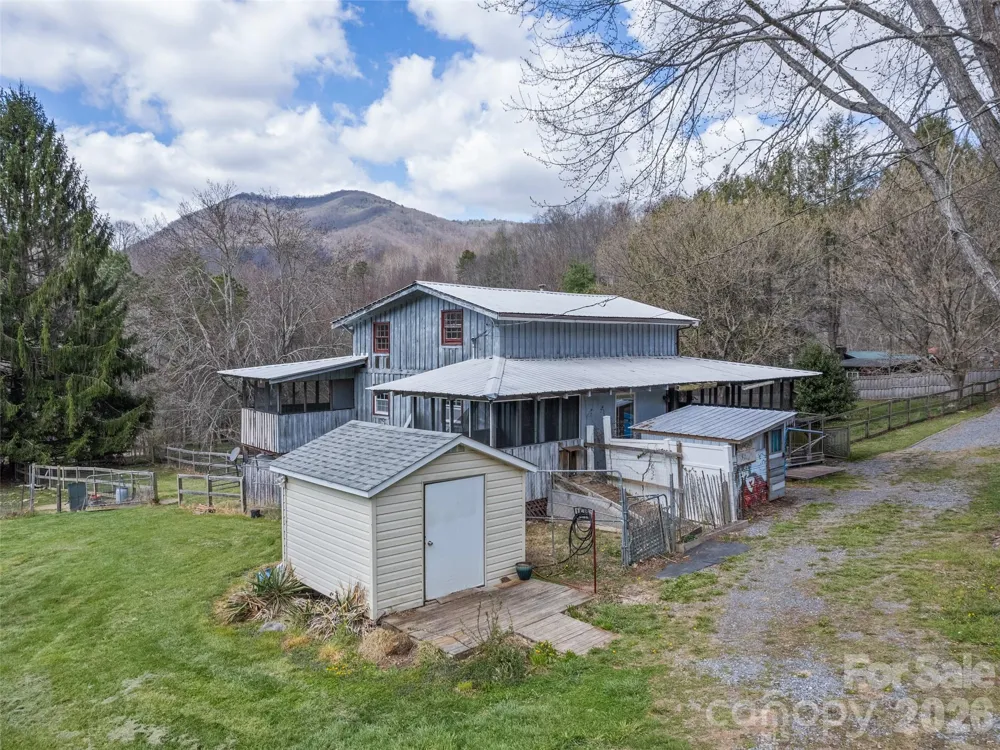 838 Hidden Valley Road Clyde, NC 28721