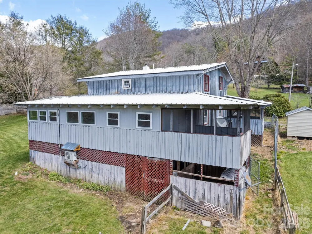 838 Hidden Valley Road Clyde, NC 28721
