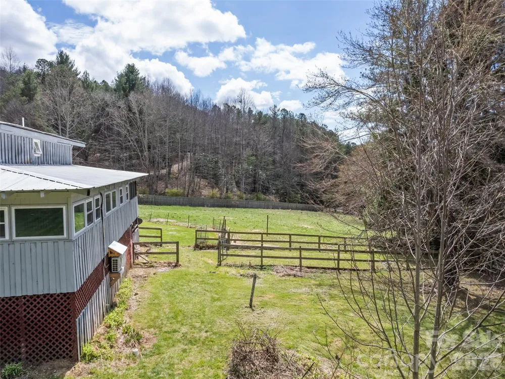 838 Hidden Valley Road Clyde, NC 28721