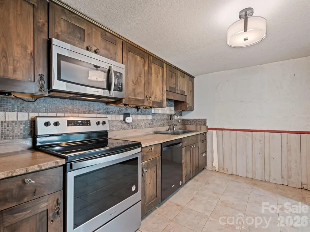 838 Hidden Valley Road Clyde, NC 28721