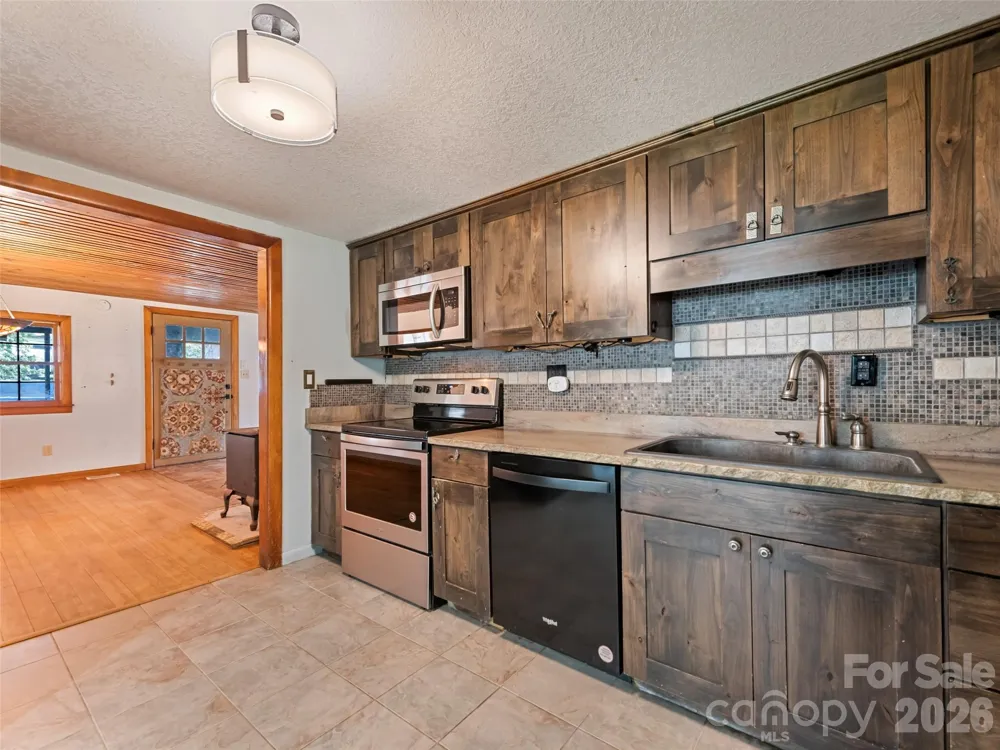 838 Hidden Valley Road Clyde, NC 28721
