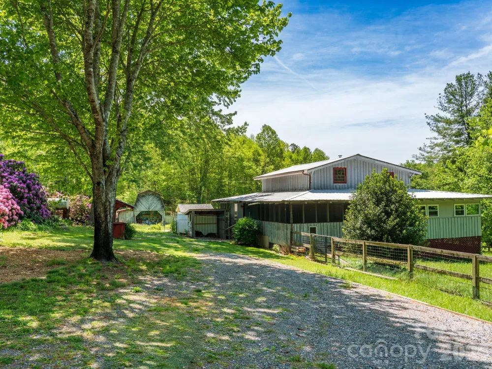 838 Hidden Valley Road Clyde, NC 28721