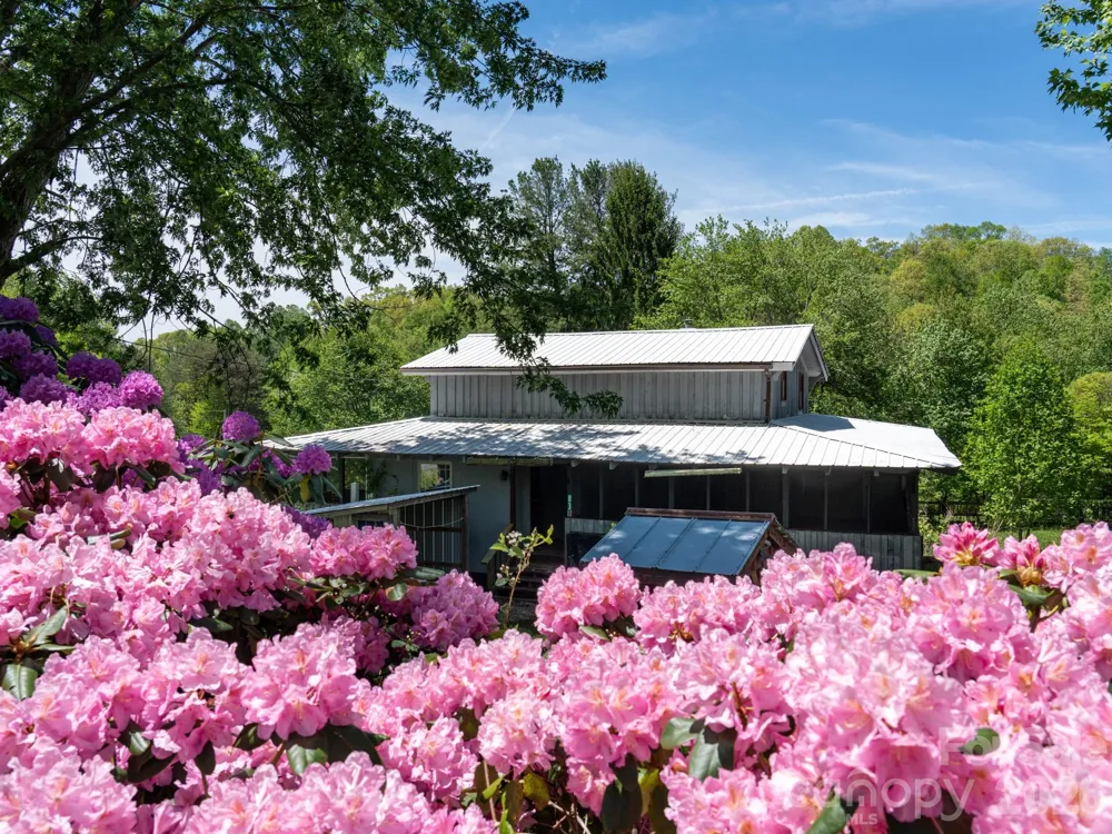 838 Hidden Valley Road Clyde, NC 28721
