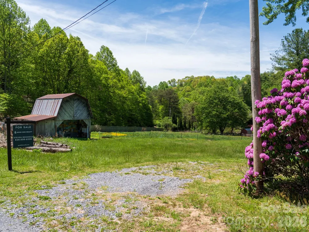 838 Hidden Valley Road Clyde, NC 28721
