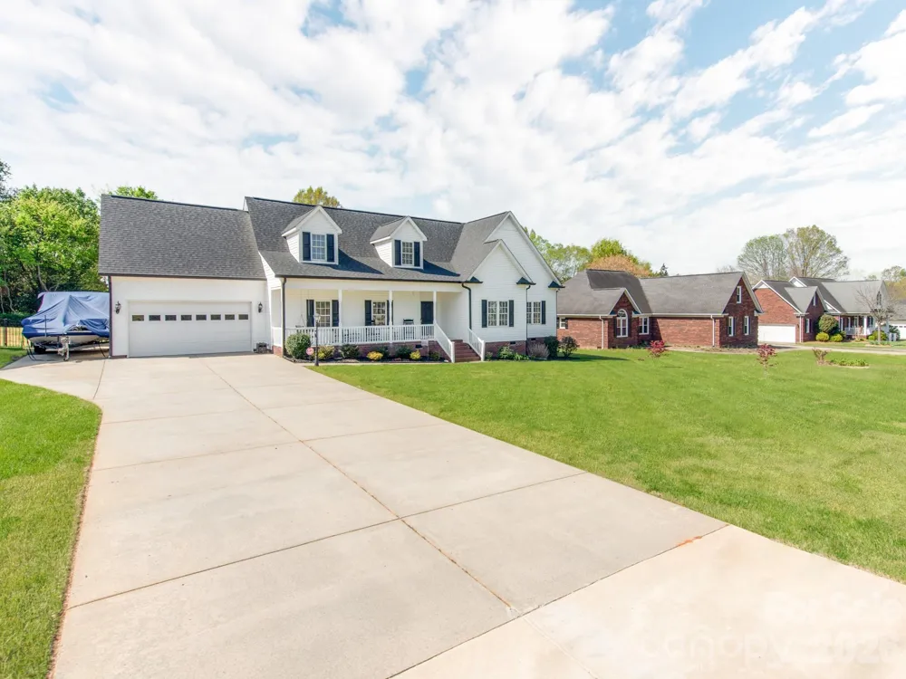 2261 Stallings Road Harrisburg, NC 28075