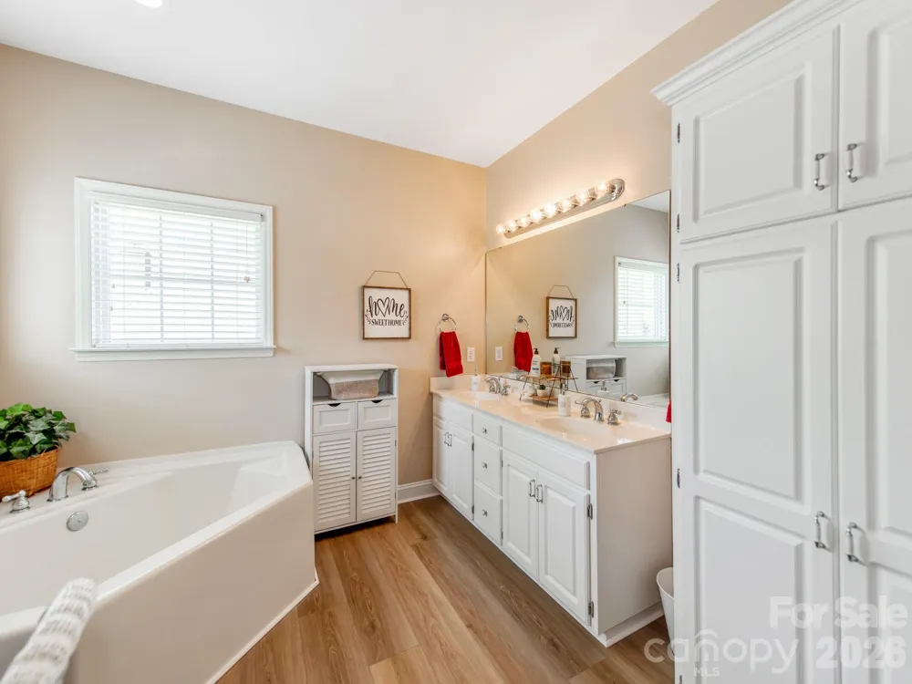 2261 Stallings Road Harrisburg, NC 28075