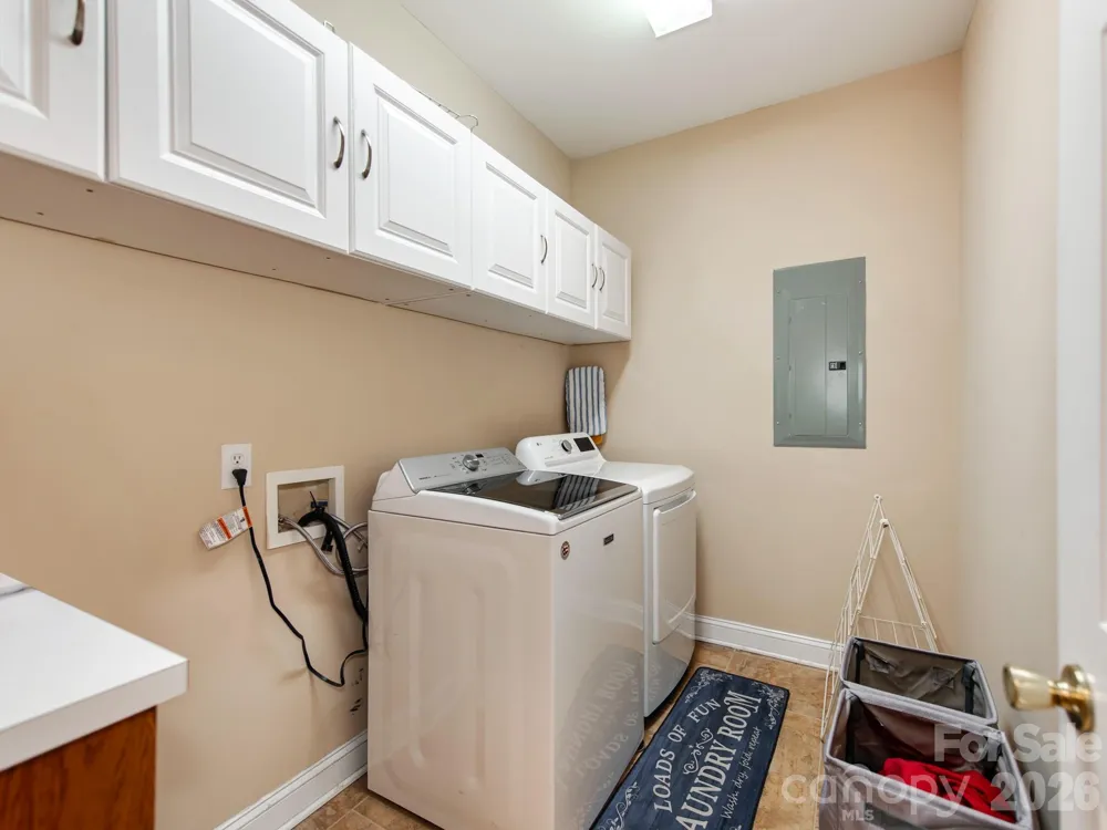 2261 Stallings Road Harrisburg, NC 28075