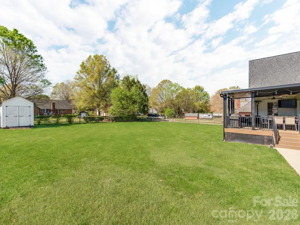 2261 Stallings Road Harrisburg, NC 28075