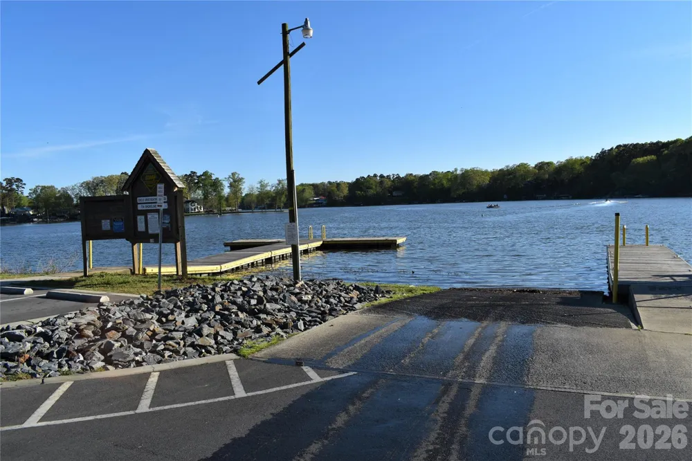 286 Aberdeen Court E #43 Badin Lake, NC 28127