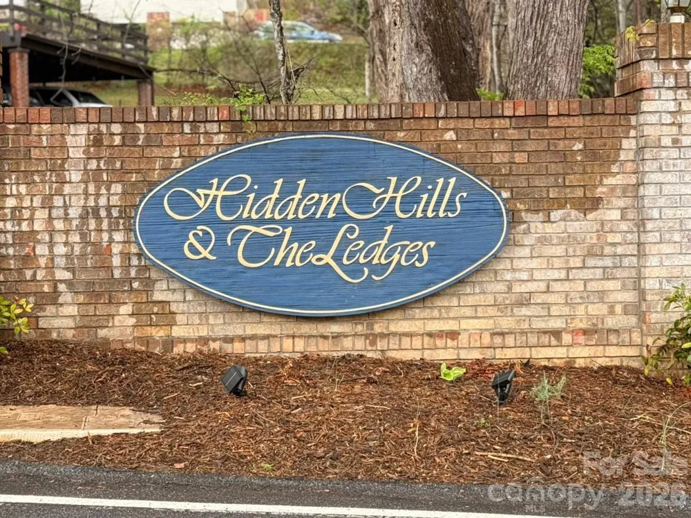 000 Ridgeview Drive Hendersonville, NC 28791