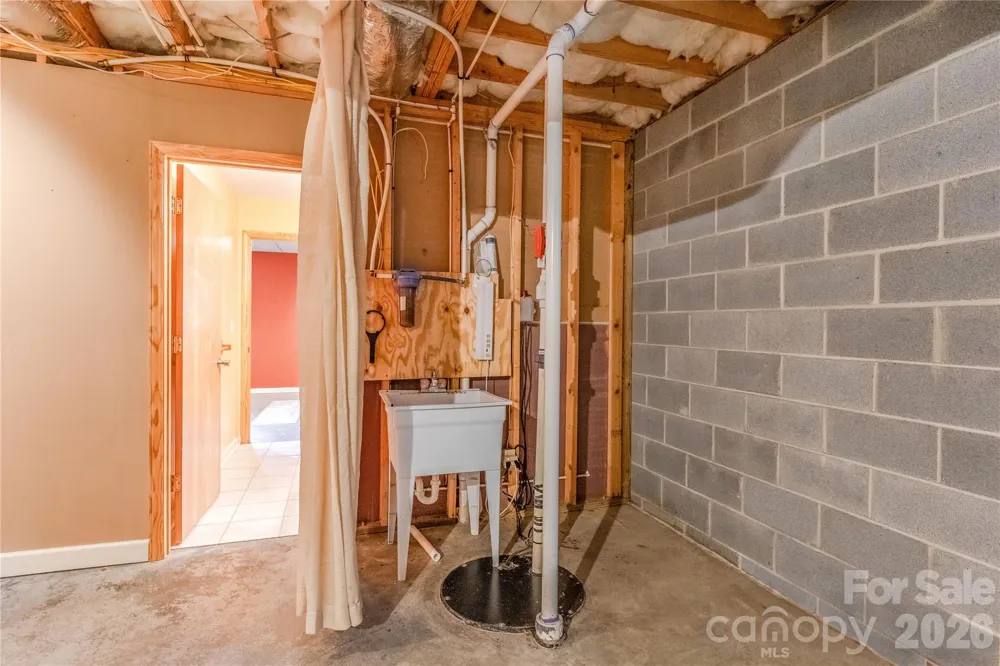 27 Magnolia Drive Nebo, NC 28761