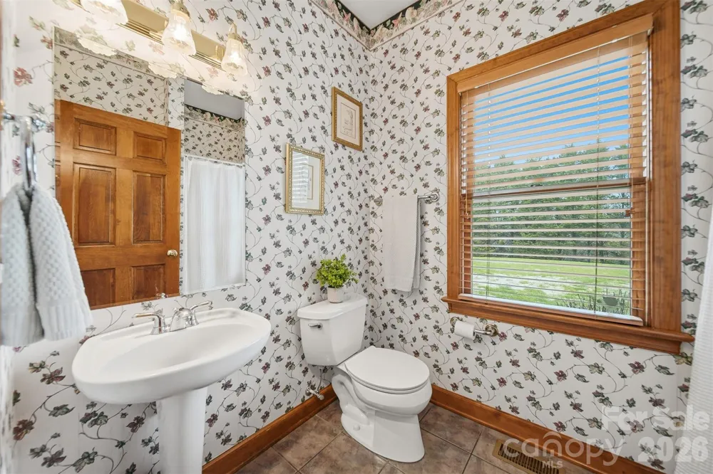 3330 Shamrock Heights Hudson, NC 28638