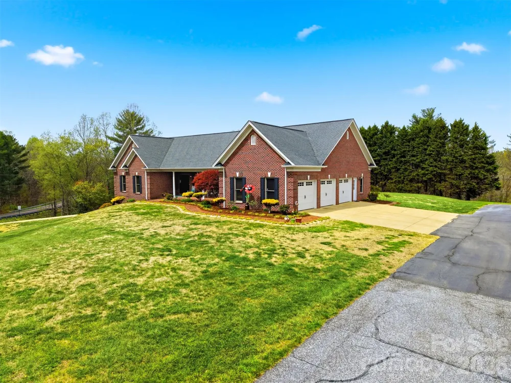 3330 Shamrock Heights Hudson, NC 28638