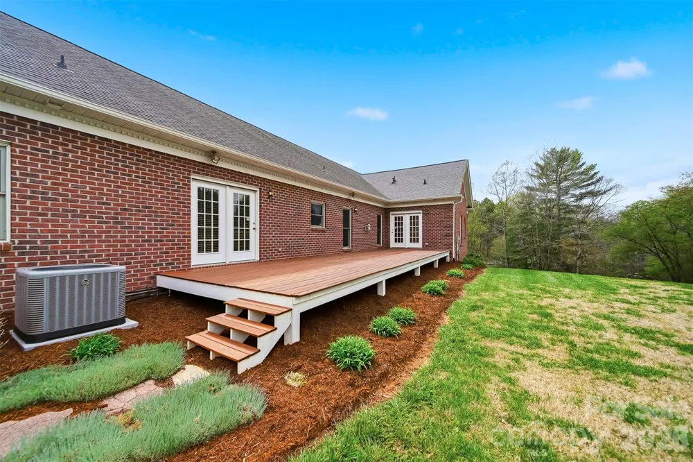3330 Shamrock Heights Hudson, NC 28638