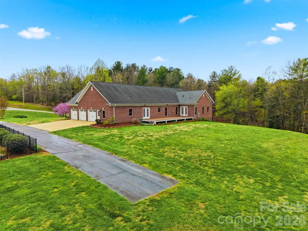 3330 Shamrock Heights Hudson, NC 28638