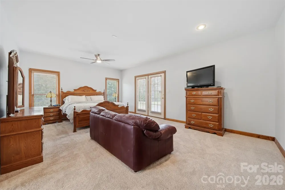 3330 Shamrock Heights Hudson, NC 28638