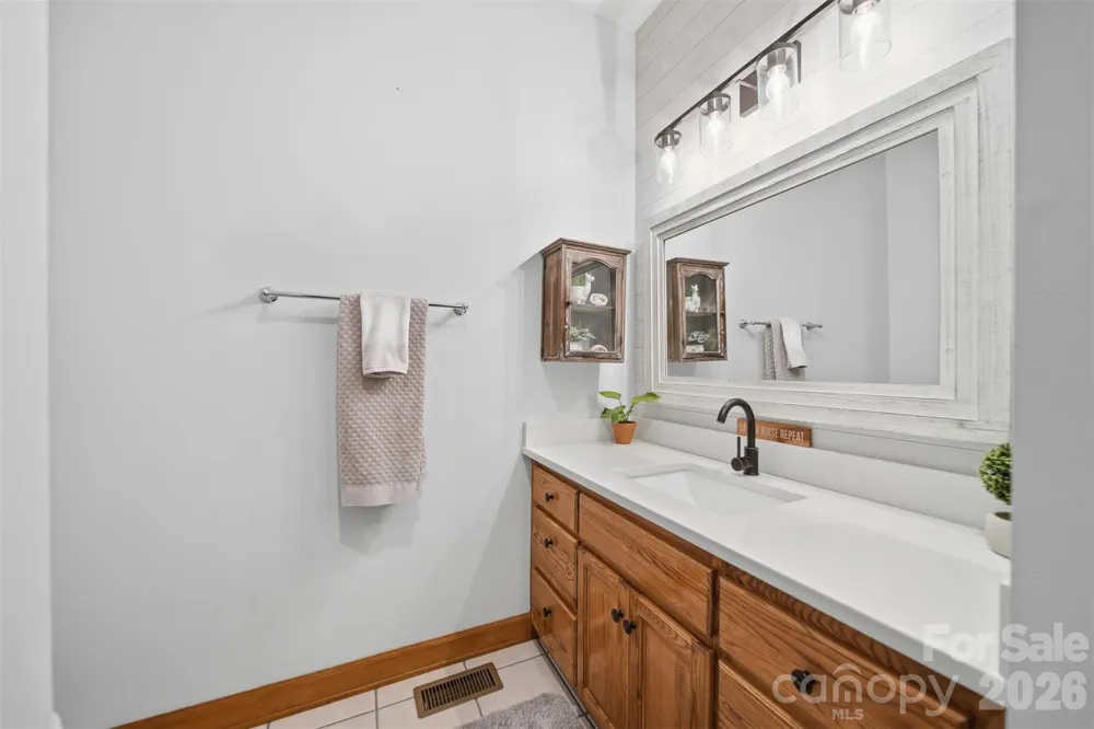 3330 Shamrock Heights Hudson, NC 28638