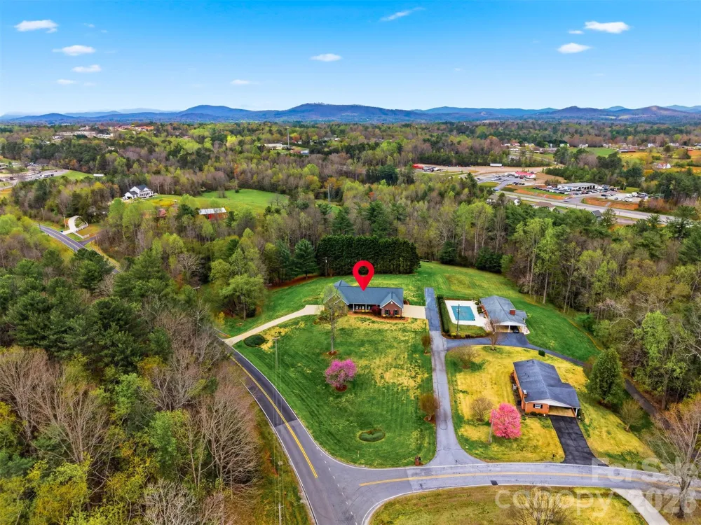 3330 Shamrock Heights Hudson, NC 28638