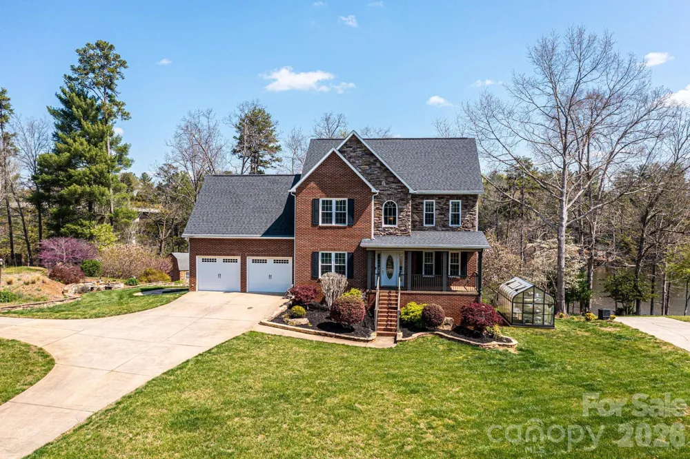 4726 Crystal Falls Avenue Hickory, NC 28601
