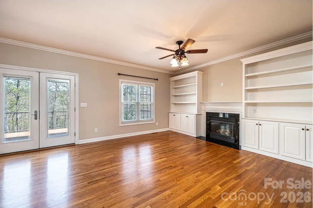 4726 Crystal Falls Avenue Hickory, NC 28601