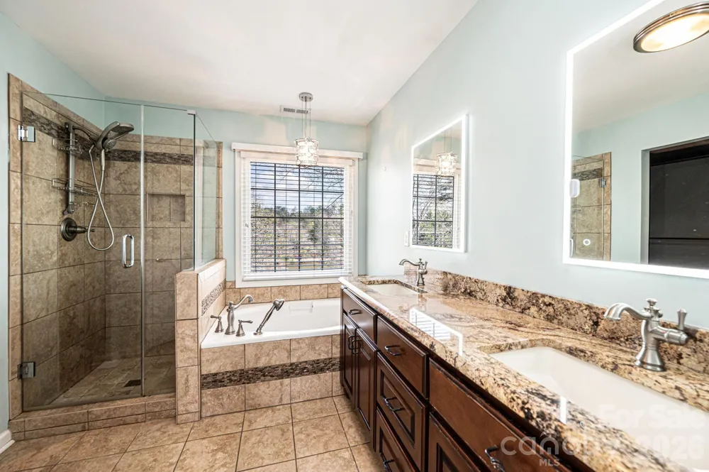 4726 Crystal Falls Avenue Hickory, NC 28601
