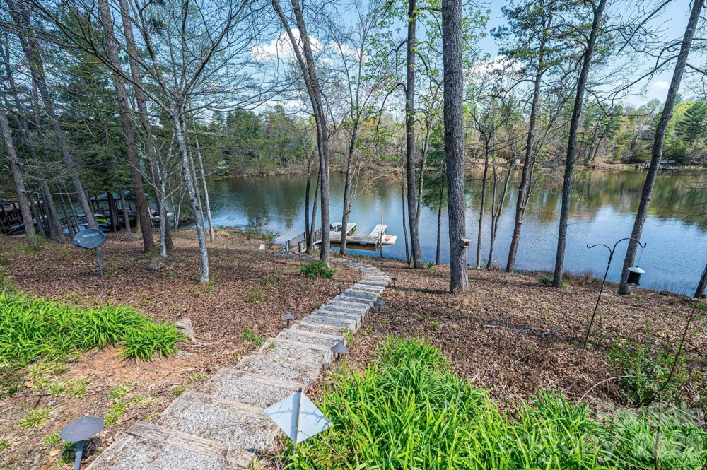 4726 Crystal Falls Avenue Hickory, NC 28601
