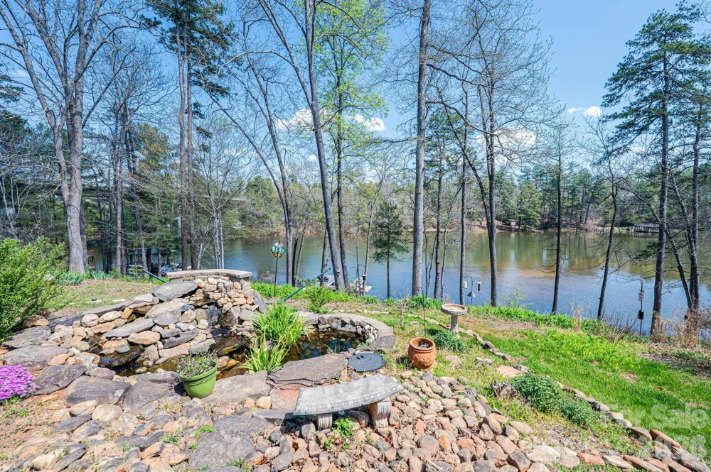 4726 Crystal Falls Avenue Hickory, NC 28601