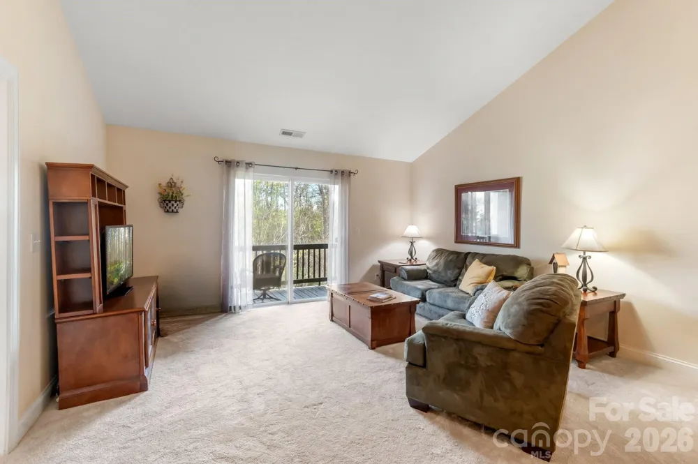 94 Foxden Drive #202 Fletcher, NC 28732
