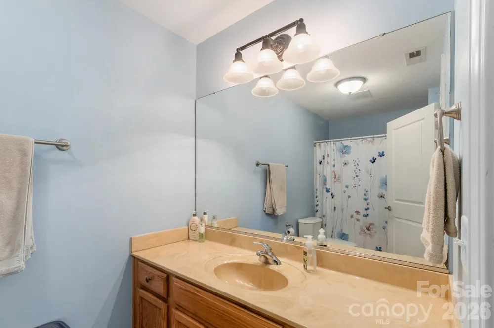 94 Foxden Drive #202 Fletcher, NC 28732
