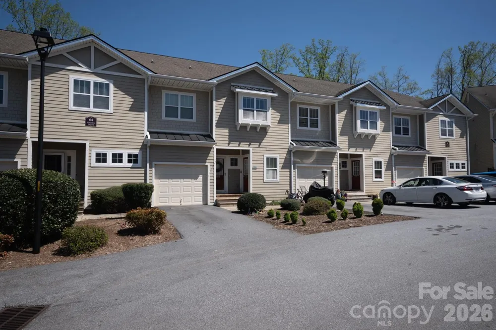 94 Foxden Drive #202 Fletcher, NC 28732