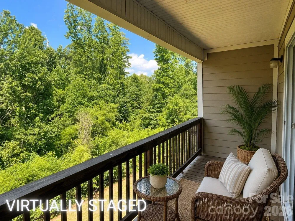 94 Foxden Drive #202 Fletcher, NC 28732