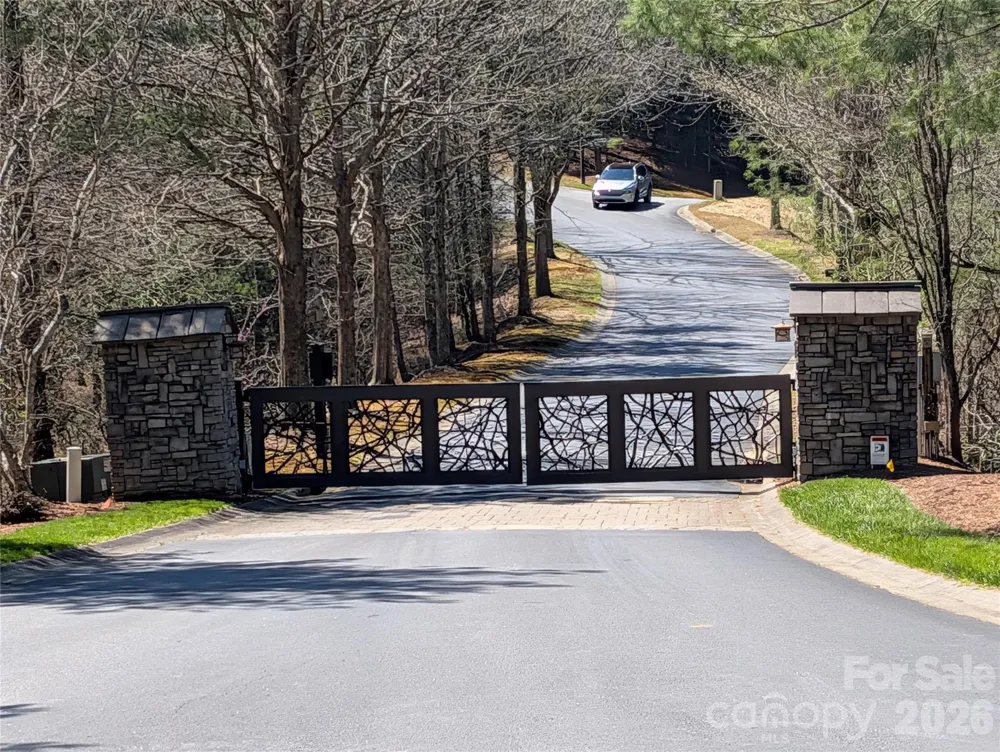 1094 Mills River Way Horse Shoe, NC 28742