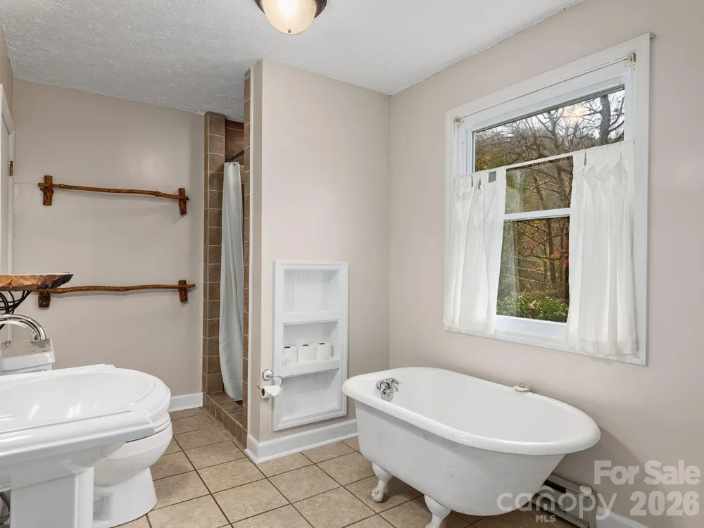 6 Star Berry Lane Fairview, NC 28730