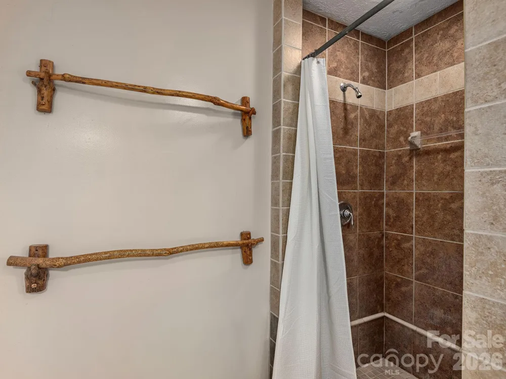 6 Star Berry Lane Fairview, NC 28730