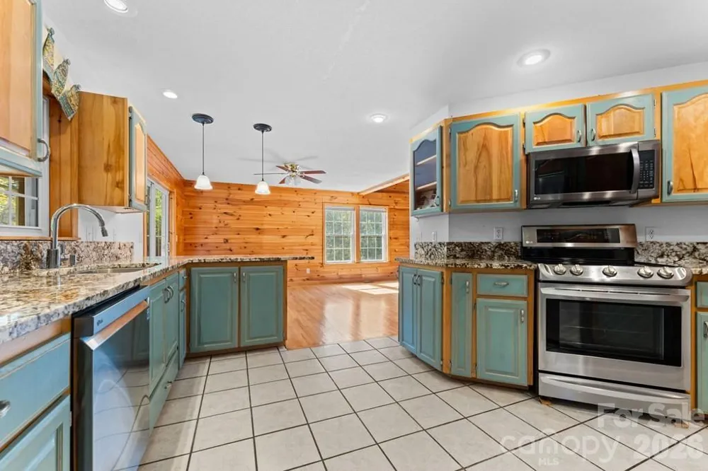 44 Ellistone Court Sylva, NC 28779