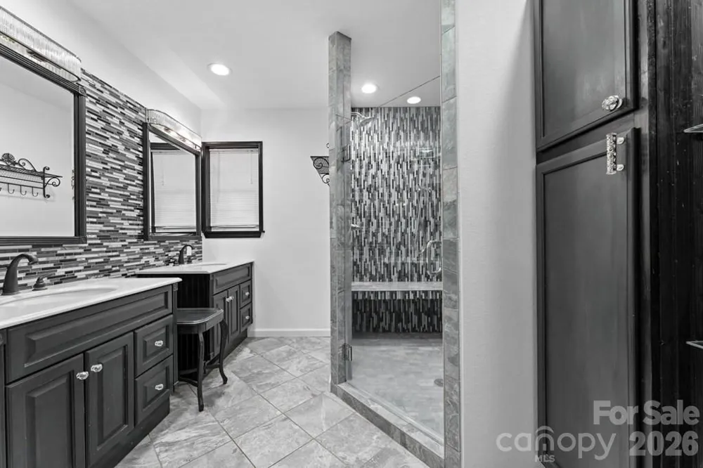 44 Ellistone Court Sylva, NC 28779