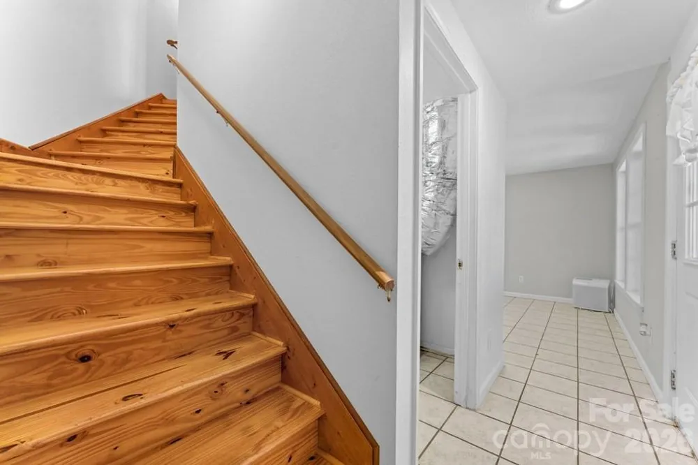 44 Ellistone Court Sylva, NC 28779