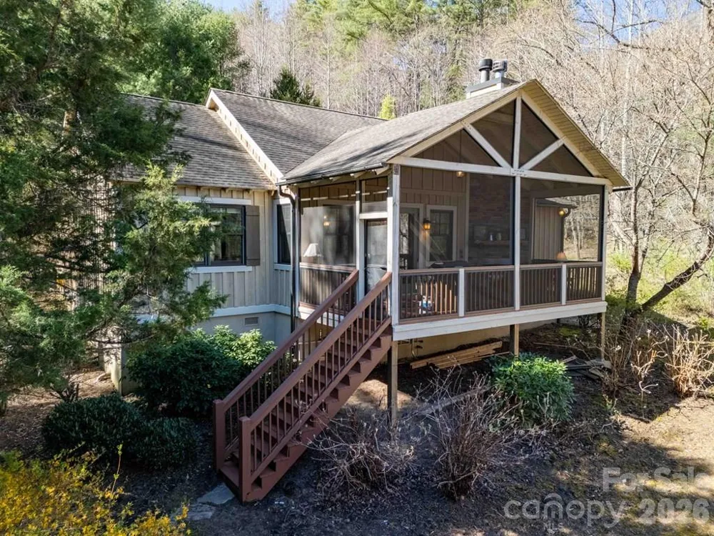 98 Mill Pond Drive Tuckasegee, NC 28783