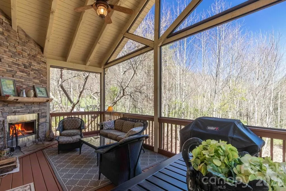 98 Mill Pond Drive Tuckasegee, NC 28783