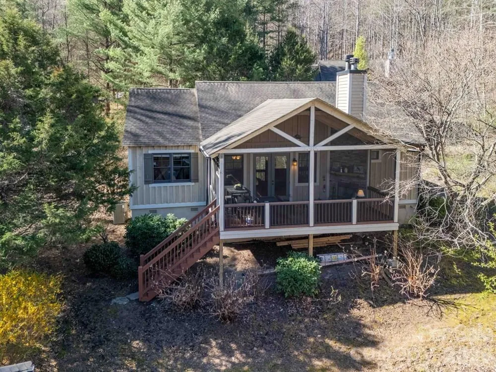 98 Mill Pond Drive Tuckasegee, NC 28783