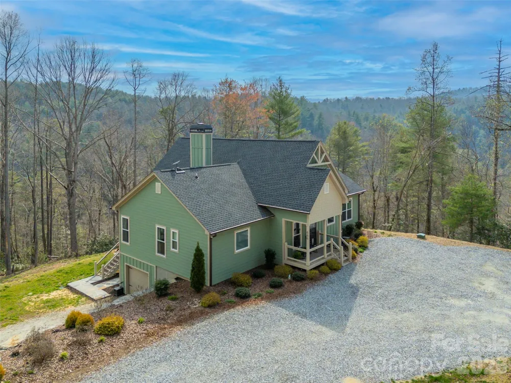 666 Never Blue Road Flat Rock, NC 28731