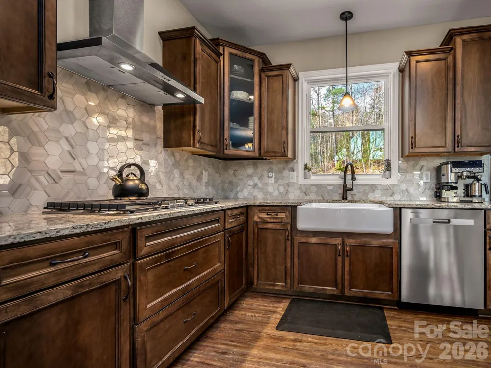 666 Never Blue Road Flat Rock, NC 28731